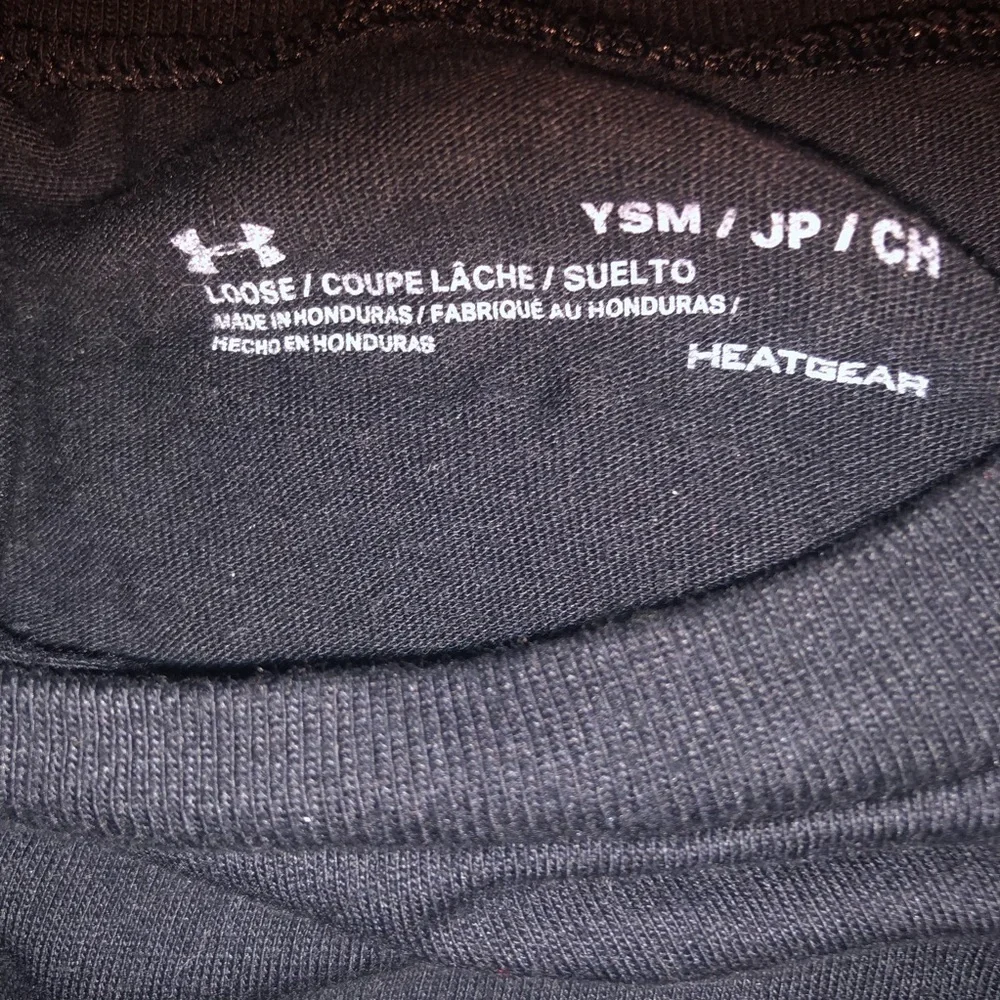 Youth Small Under Armour long sleeve shirt - Picture 3 of 6